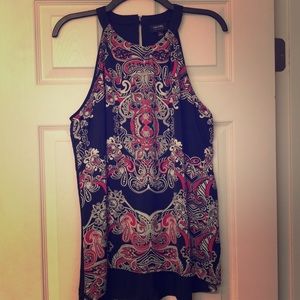 Super fun and trendy top! size L